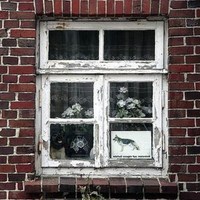 Демонтаж старых окон и дверей